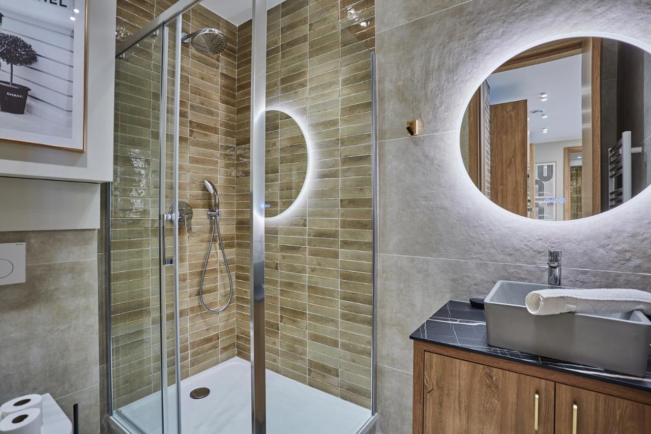 Appartement Coeur Montmartre By Studio Prestige Paris Luaran gambar